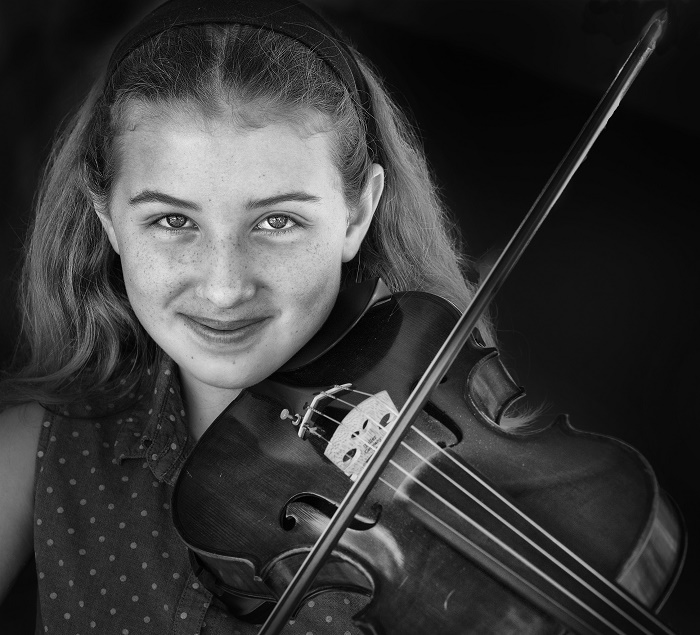 PHOTO BY ROBERT DEIN, Violinist Jenny Armor