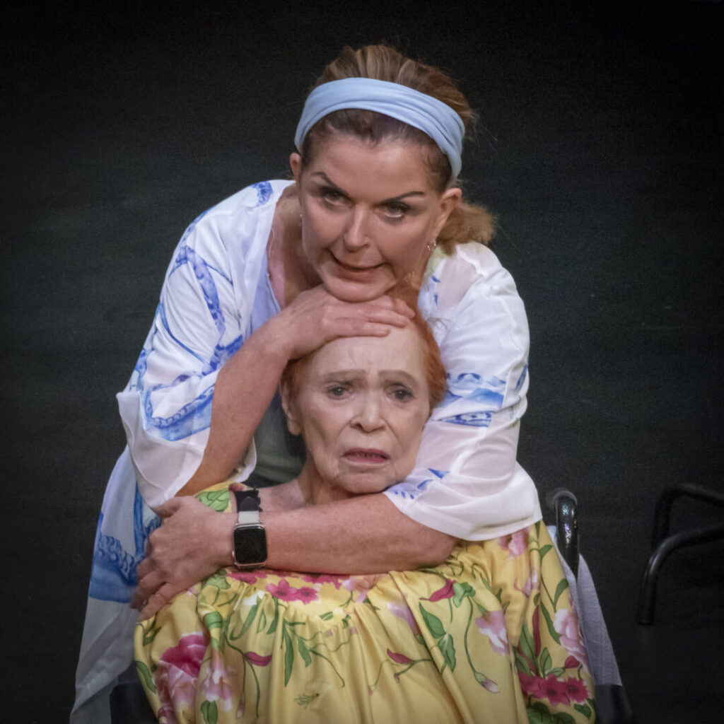 Nellie O'Brien and Betty Robinson in "The Mockingbird's Nest"